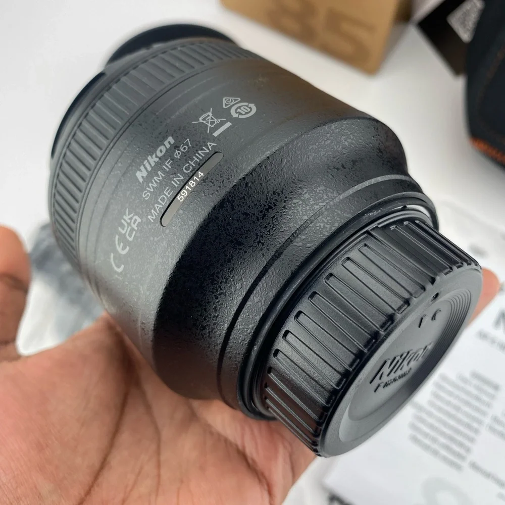 Nikon AF-S NIKKOR 85mm f/1.8G Prime Telephoto F-Mount Lens With Accessories